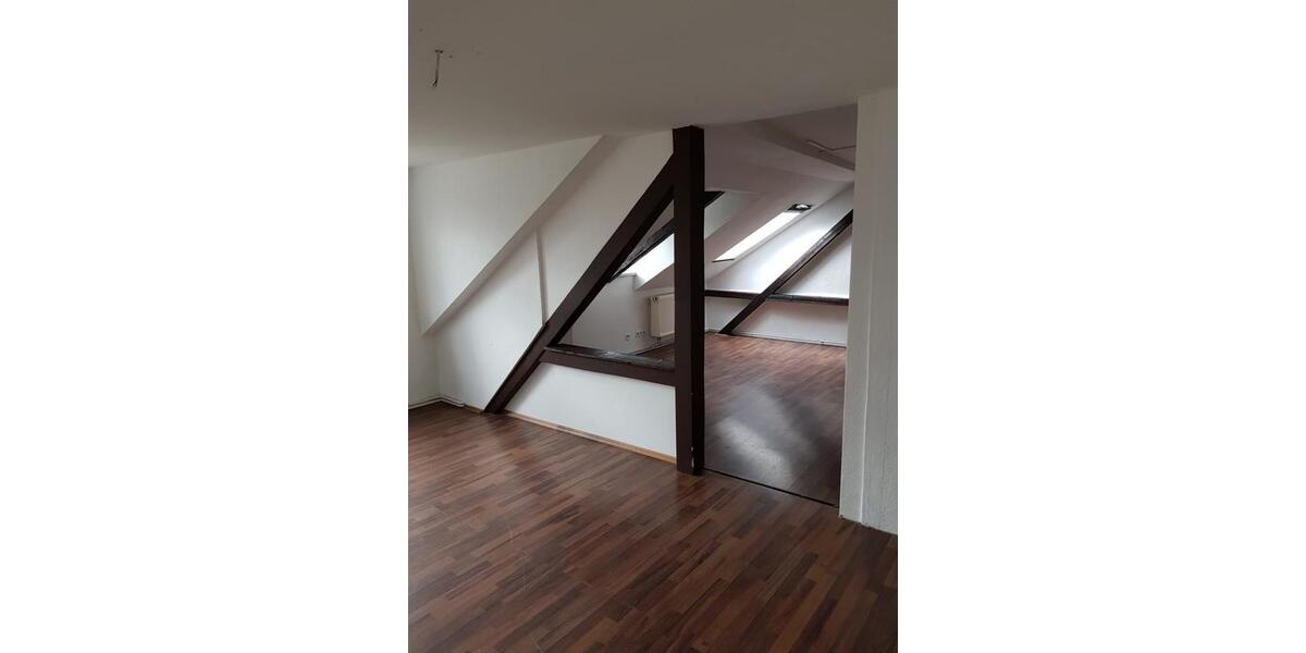 Dachgeschoßwohnung Glauchau - 4 Zimmer, 125 m&sup2;, 575&euro; | Angebot:25790173