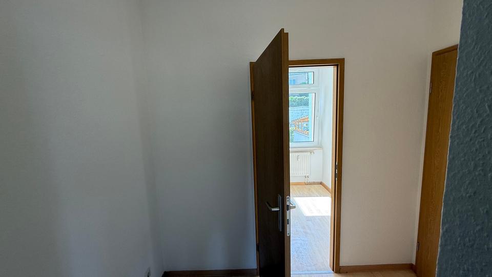 Etagenwohnung Greiz - 2 Zimmer, 44 m&sup2;, 230&euro; | Angebot:26462525
