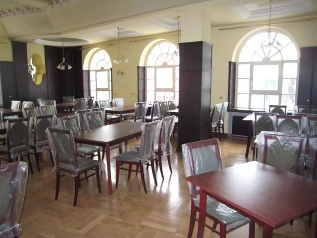 Imposantes Mehrfamilienhaus mit extra Grundstück - Einfamilienhaus Schneeberg | Angebot:21117705