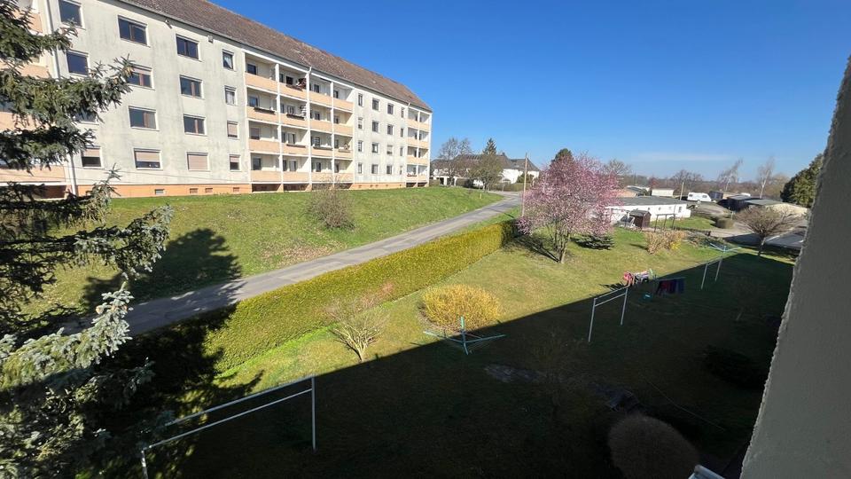 Etagenwohnung Crimmitschau - 3 Zimmer, 54 m&sup2;, 350&euro; | Angebot:25419562