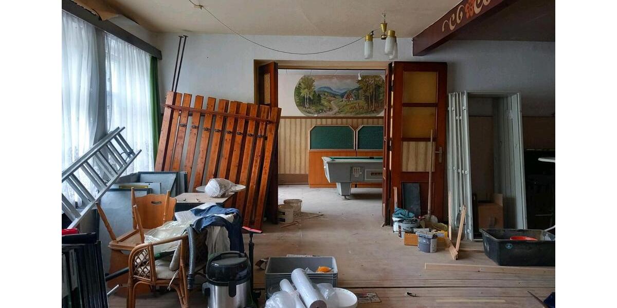 Etagenwohnung Auerbach - 4 Zimmer, 150 m&sup2;, 300&euro; | Angebot:25633440