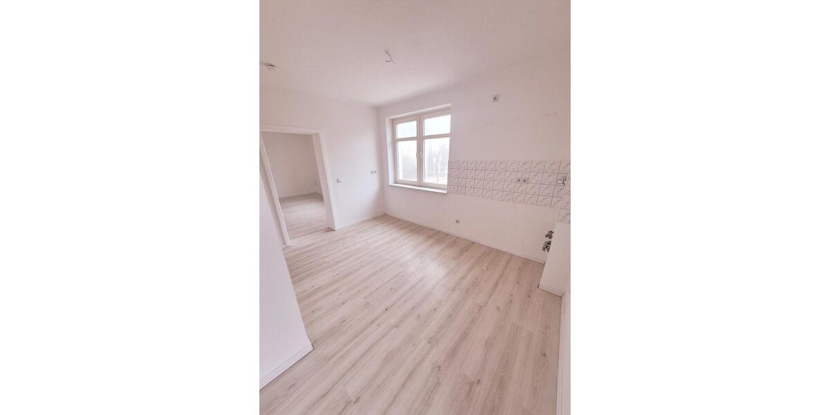 Etagenwohnung Glauchau - 2 Zimmer, 57 m&sup2;, 370&euro; | Angebot:23848574