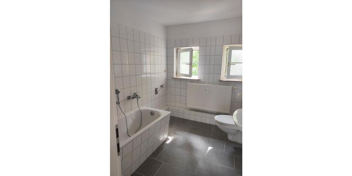 Etagenwohnung Glauchau - 2 Zimmer, 44 m&sup2;, 270&euro; | Angebot:24624676