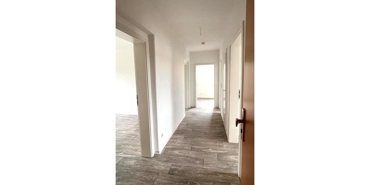 Etagenwohnung Mülsen - 3 Zimmer, 68 m&sup2;, 425&euro; | Angebot:22551808