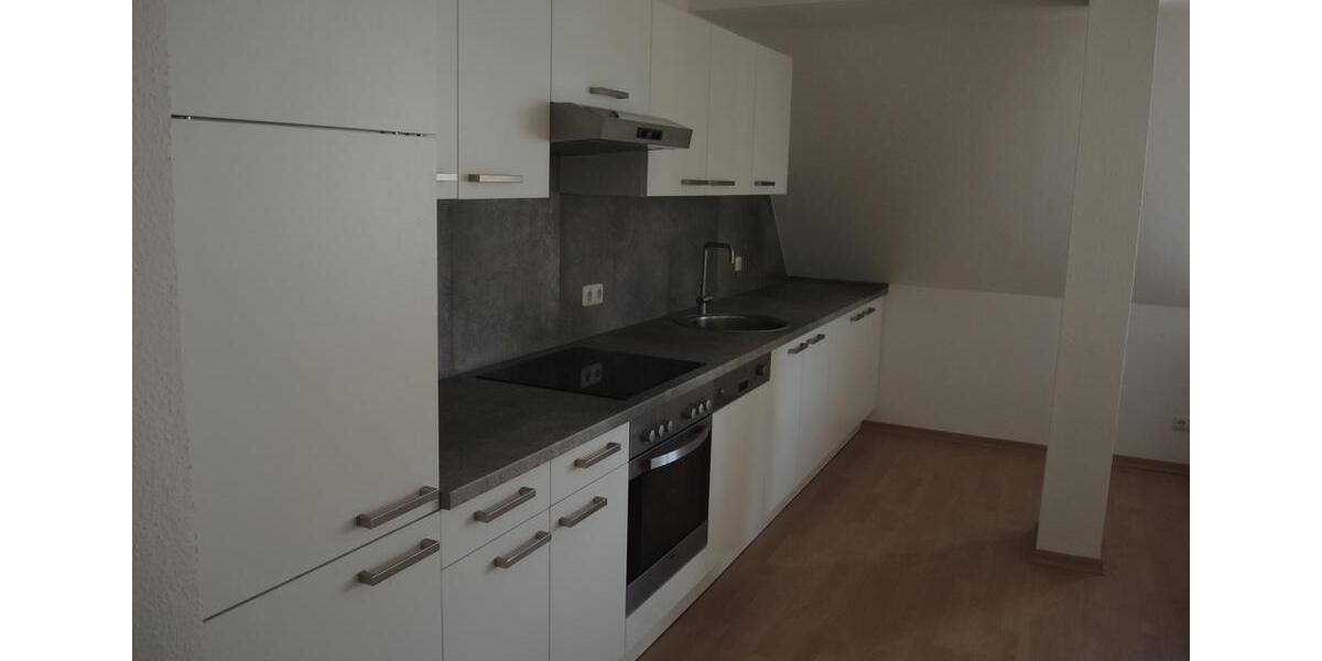 Dachgeschoßwohnung Zwickau - 2 Zimmer, 77 m&sup2;, 540&euro; | Angebot:24474774