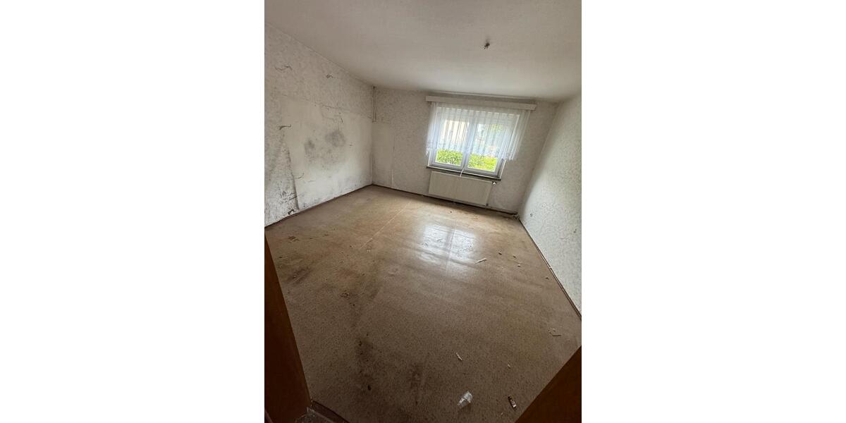 Einfamilienhaus Hohenstein-Ernstthal Ernstthal - 10 Zimmer, 140 m&sup2;, 78.000&euro; | Angebot:21974079