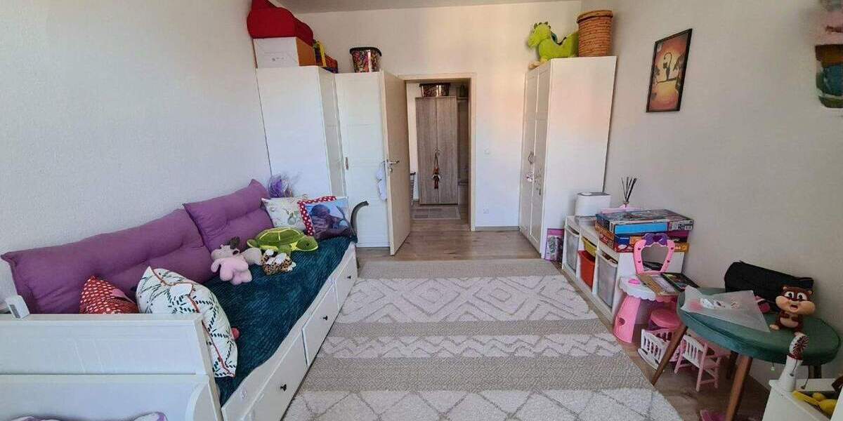 Etagenwohnung Zwickau Pölbitz - 3 Zimmer, 93 m&sup2;, 560&euro; | Angebot:25707502