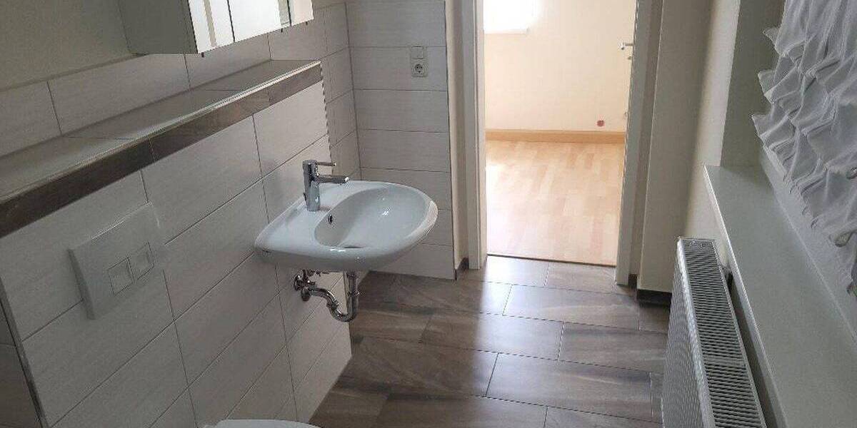 Mehrfamilienhaus, Wohnhaus Treuen - 1 Zimmer, 200 m&sup2;, 290.000&euro; | Angebot:26915821