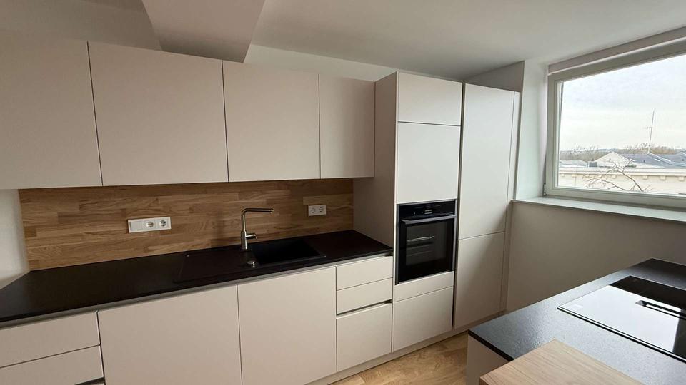 Dachgeschoßwohnung Zwickau - 3 Zimmer, 115 m&sup2;, 1.020&euro; | Angebot:23808992