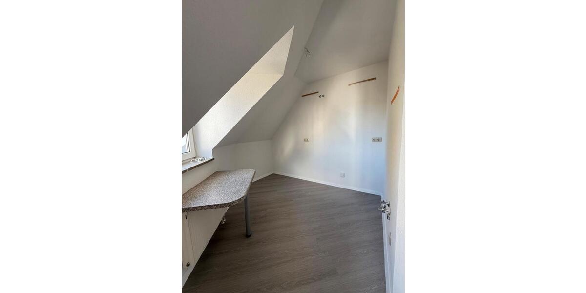 Dachgeschoßwohnung Limbach-Oberfrohna Oberfrohna - 2 Zimmer, 46 m&sup2;, 260&euro; | Angebot:25637419