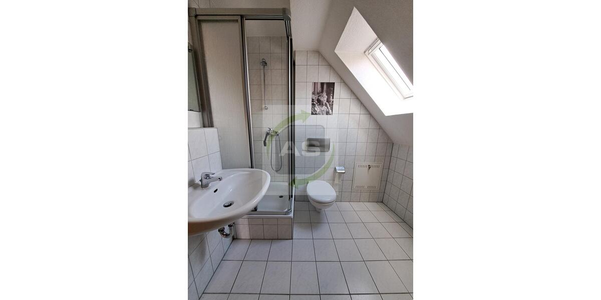 Dachgeschoßwohnung Zwickau Neuplanitz - 2 Zimmer, 70 m&sup2;, 390&euro; | Angebot:25547286