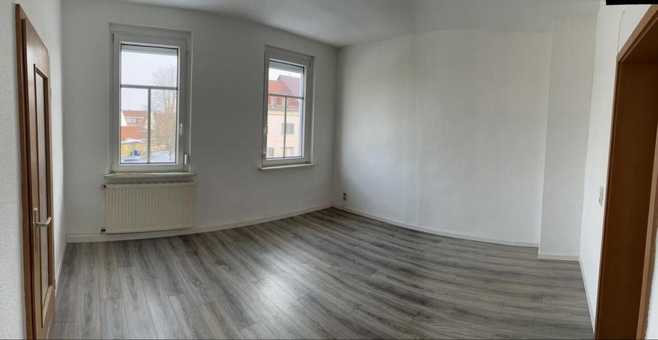 Etagenwohnung Meerane - 3.5 Zimmer, 85 m&sup2;, 445&euro; | Angebot:24677183
