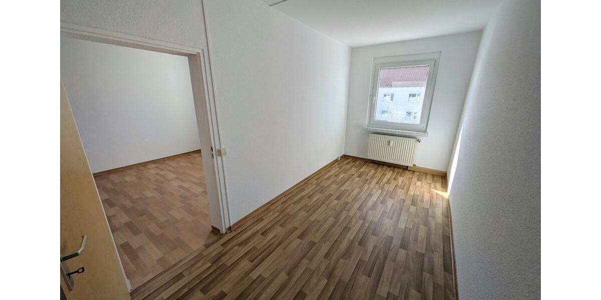 Etagenwohnung Limbach-Oberfrohna Oberfrohna - 4 Zimmer, 79 m&sup2;, 504&euro; | Angebot:25945661