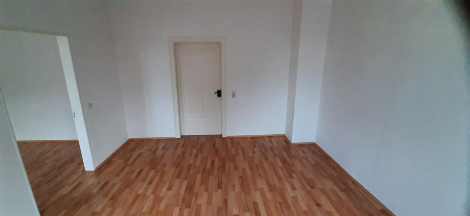 Etagenwohnung Glauchau - 3 Zimmer, 70 m&sup2;, 379&euro; | Angebot:22267896