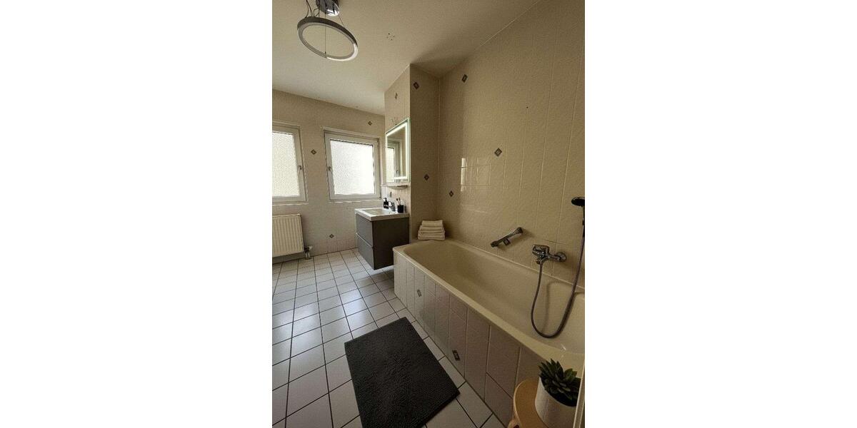 Etagenwohnung Zwickau - 2 Zimmer, 76 m&sup2;, 497&euro; | Angebot:24687808