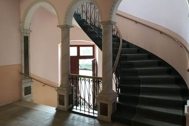 Appartement in Zwickau-Zentrum mit MINIKÜCHE und BALKON - Mehrfamilienhaus, Wohnhaus Zwickau | Angebot:25923984