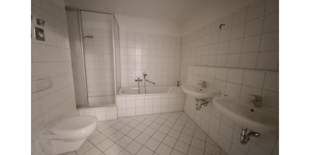 Etagenwohnung Crimmitschau - 2 Zimmer, 63 m&sup2;, 370&euro; | Angebot:17385084