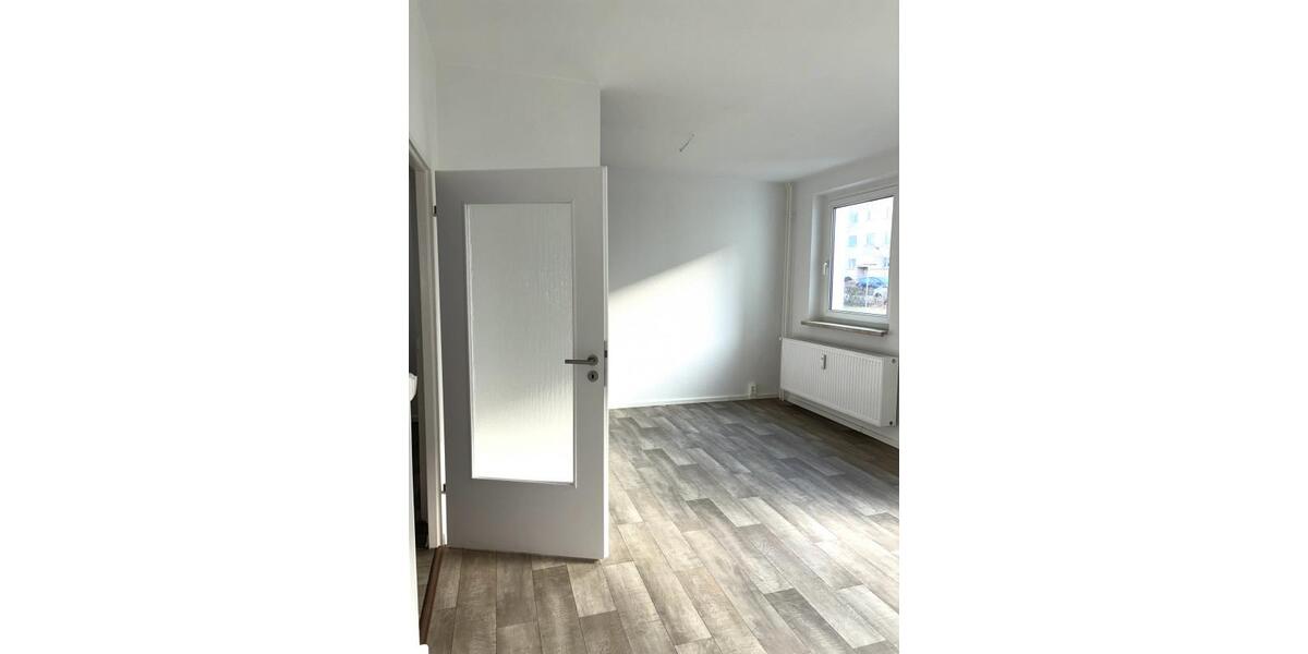 Erdgeschoßwohnung Zwickau Neuplanitz - 2 Zimmer, 50 m&sup2;, 325&euro; | Angebot:26017459