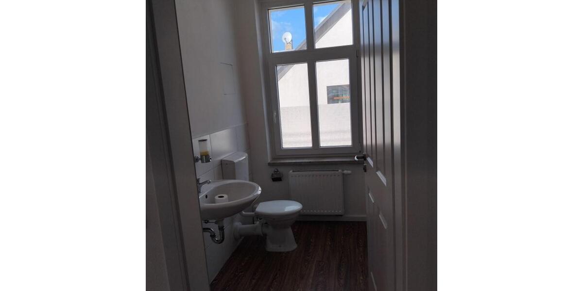 Etagenwohnung Zwickau Zwickau-Nord - 4 Zimmer, 100 m&sup2;, 600&euro; | Angebot:25375183