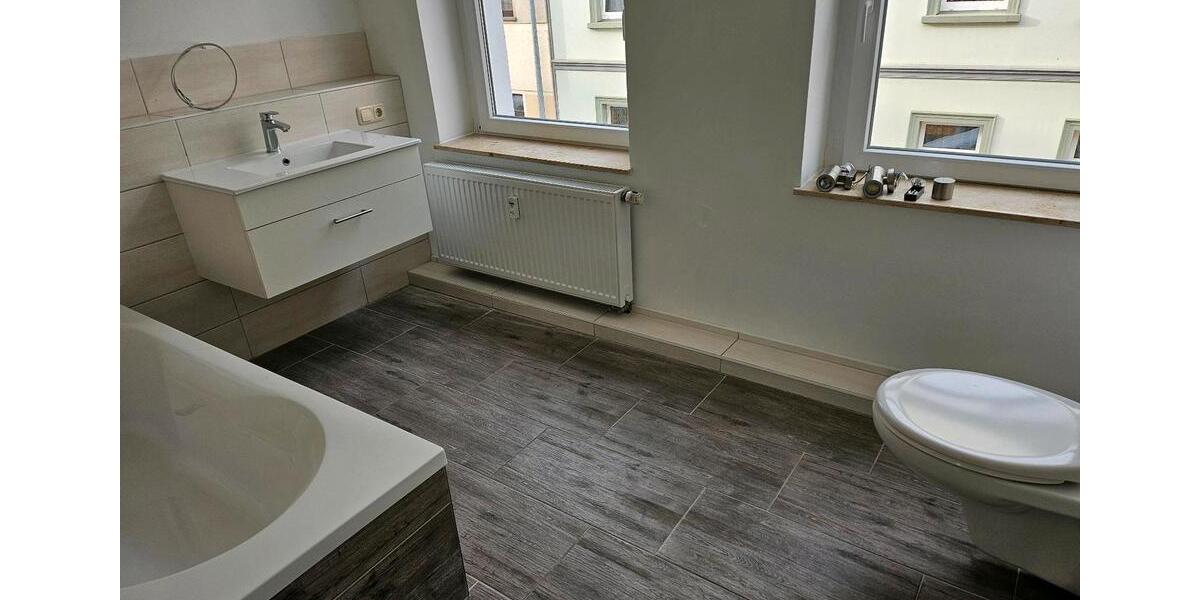 Etagenwohnung Greiz - 2 Zimmer, 77 m&sup2;, 430&euro; | Angebot:25792969