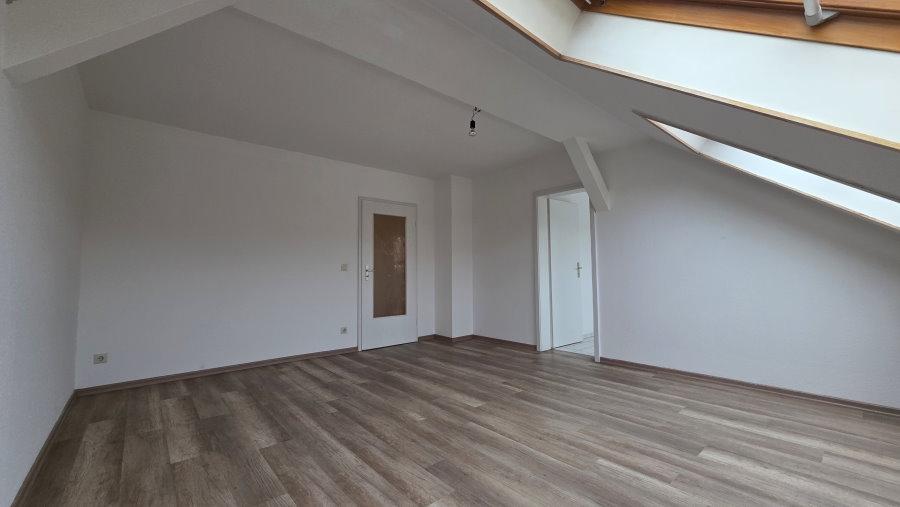 Dachgeschoßwohnung Zwickau Zwickau-Nord - 3 Zimmer, 66 m&sup2;, 380&euro; | Angebot:22307045