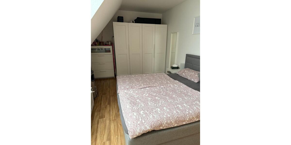 Dachgeschoßwohnung Waldenburg - 2 Zimmer, 60 m&sup2;, 295&euro; | Angebot:25830318