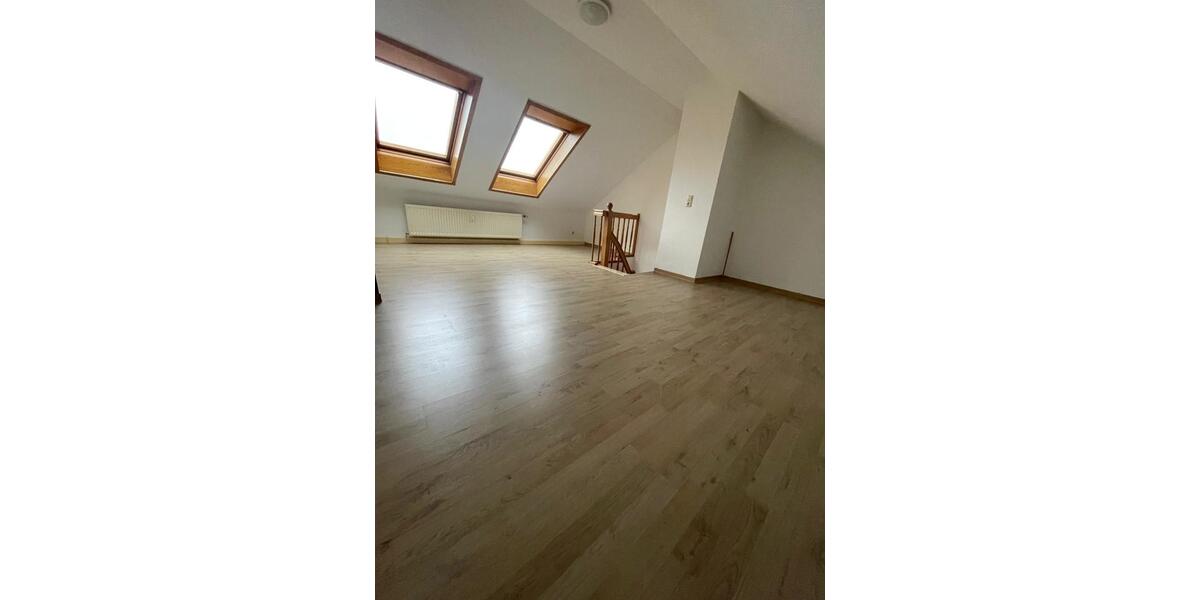 Maisonettenwohnung Meerane - 3 Zimmer, 66 m&sup2;, 370&euro; | Angebot:25082500