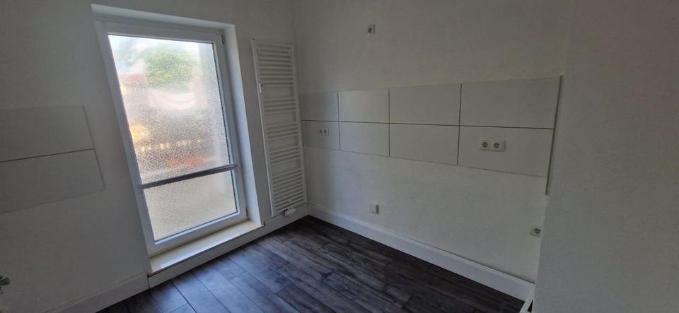 Erdgeschoßwohnung Meerane - 3 Zimmer, 68 m&sup2;, 405&euro; | Angebot:26676967