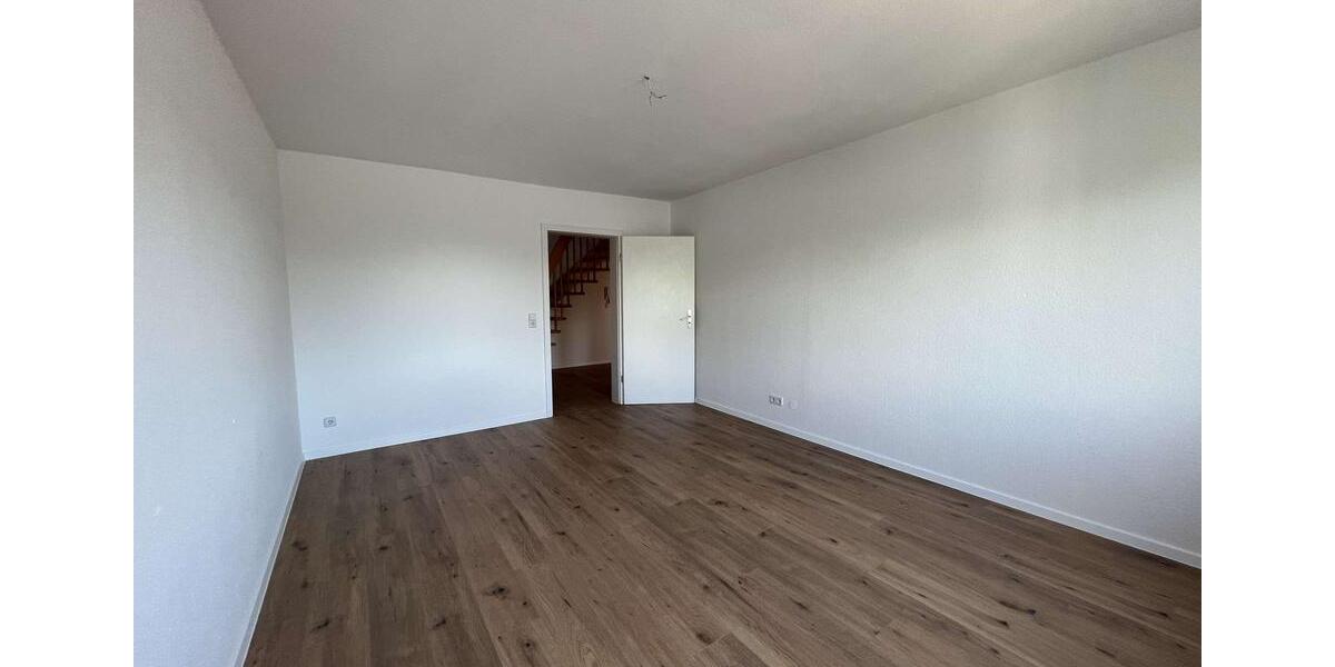 Dachgeschoßwohnung Zwickau - 3 Zimmer, 100 m&sup2;, 500&euro; | Angebot:20146802