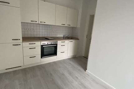 Wohnung Zwickau Geb. Reichenb. Str./Freiheitssiedlung - 2 Zimmer, 50 m&sup2;, 300&euro; | Angebot:25100359