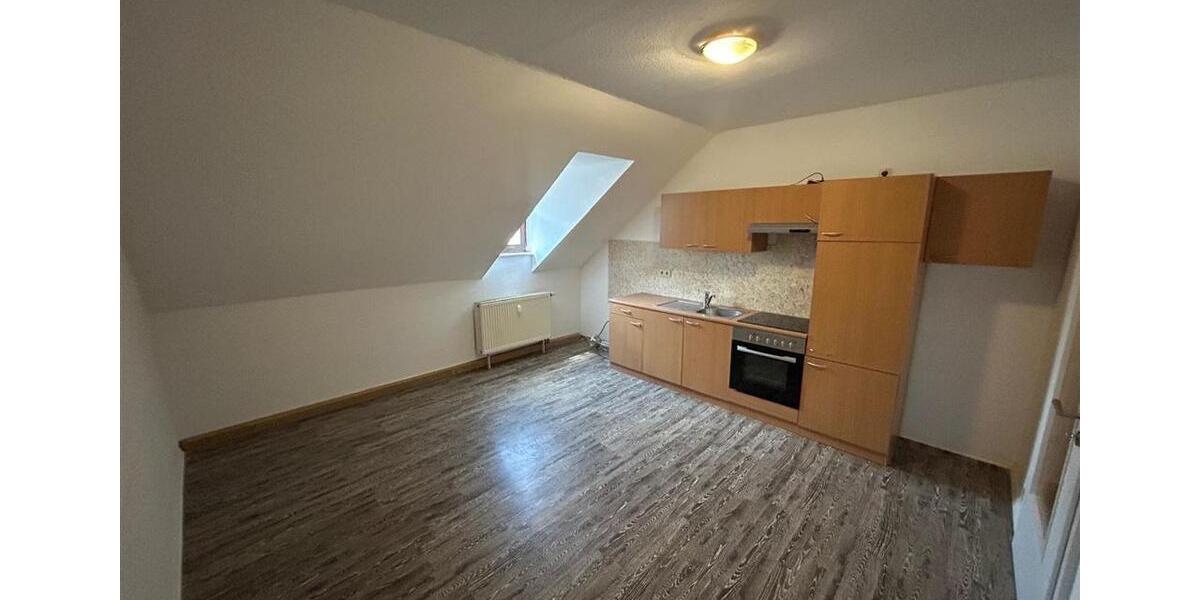 Dachgeschoßwohnung Zwickau - 3 Zimmer, 86 m&sup2;, 467&euro; | Angebot:17122451