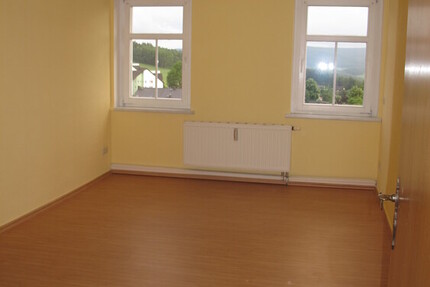 Drei-Zimmer-Dachwohnung in ruhiger Lage mit guter Fernsicht - Wohnung Lauter-Bernsbach Bernsbach | Angebot:14517910