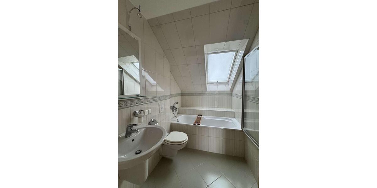 Dachgeschoßwohnung Zwickau - 3 Zimmer, 69 m&sup2;, 640&euro; | Angebot:25753391