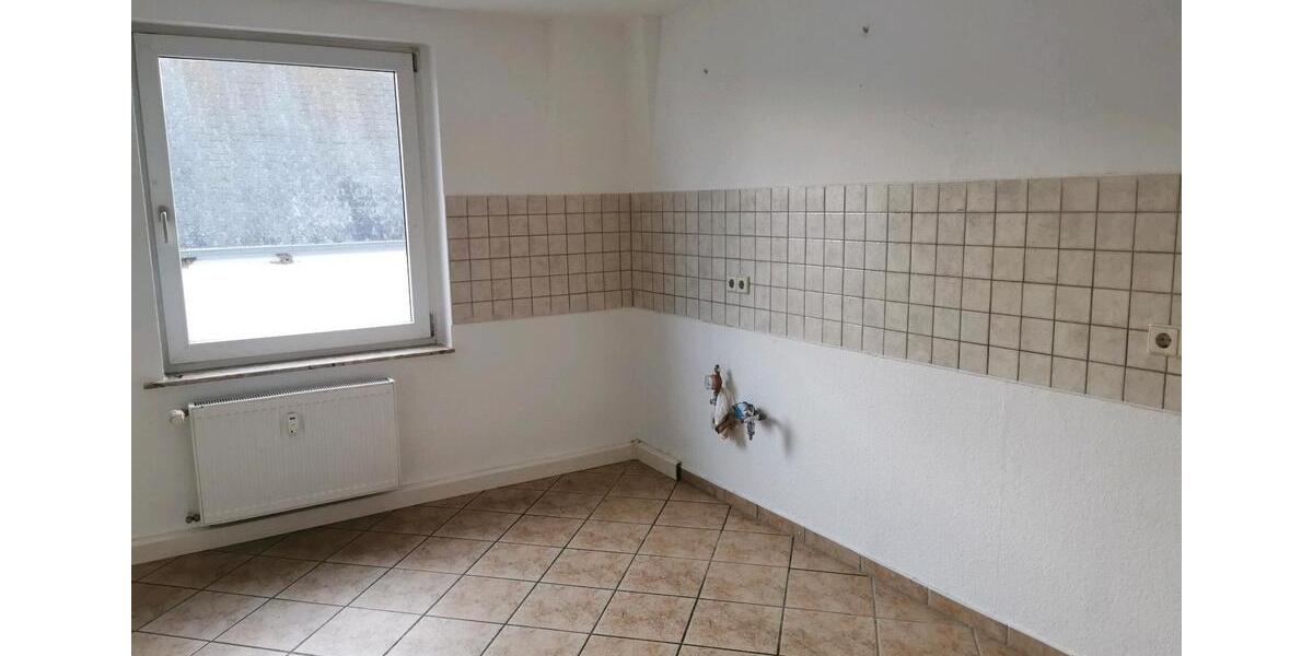 Etagenwohnung Glauchau - 4 Zimmer, 90 m&sup2;, 450&euro; | Angebot:25790609