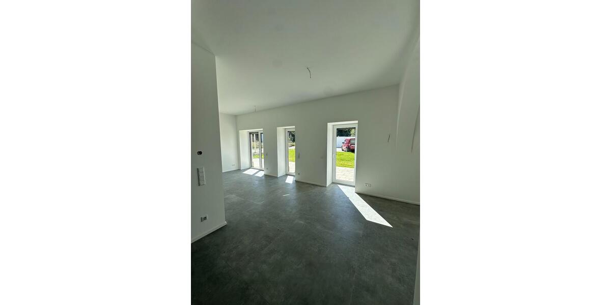 Terrassenwohnung Glauchau - 4.5 Zimmer, 130 m&sup2;, 1.465&euro; | Angebot:20442292