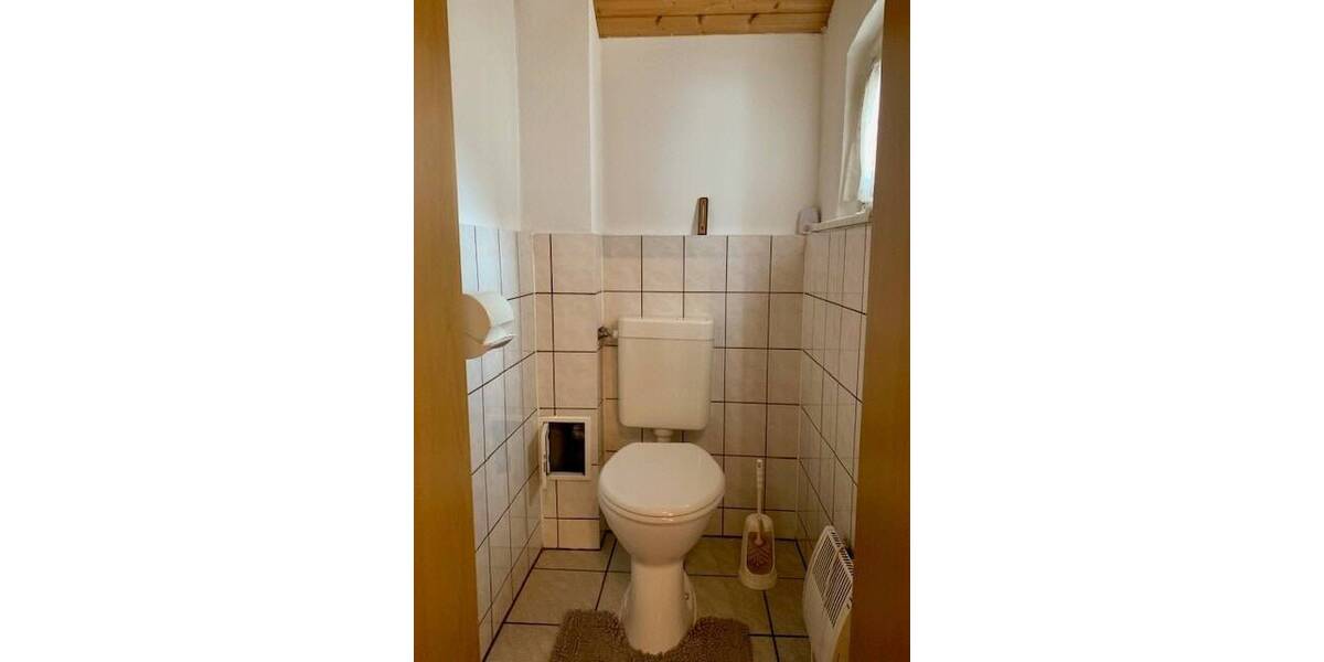 Reihenmittelhaus Netzschkau - 8 Zimmer, 176 m&sup2;, 70.000&euro; | Angebot:25741454