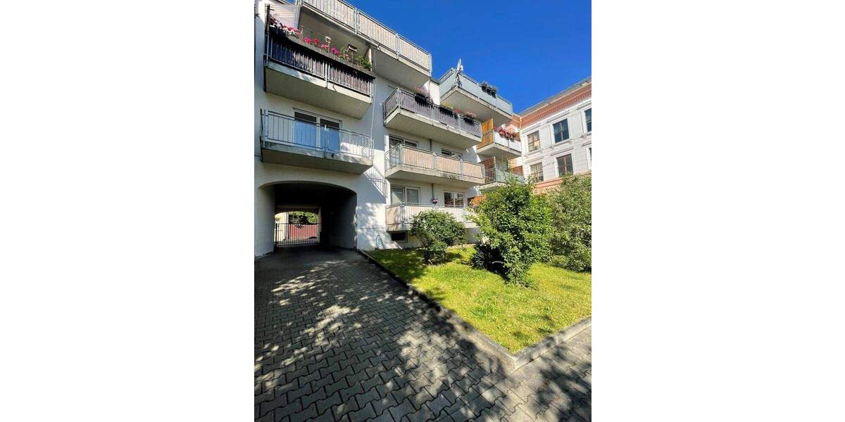 Etagenwohnung Meerane - 2 Zimmer, 64 m&sup2;, 300&euro; | Angebot:25663427