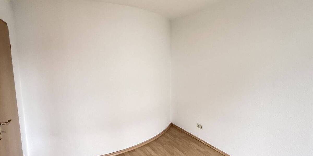 Etagenwohnung Zwickau Marienthal - 4 Zimmer, 75 m&sup2;, 100.000&euro; | Angebot:26176737