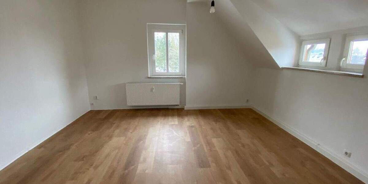 Etagenwohnung Gersdorf - 2 Zimmer, 60 m&sup2;, 360&euro; | Angebot:25801695