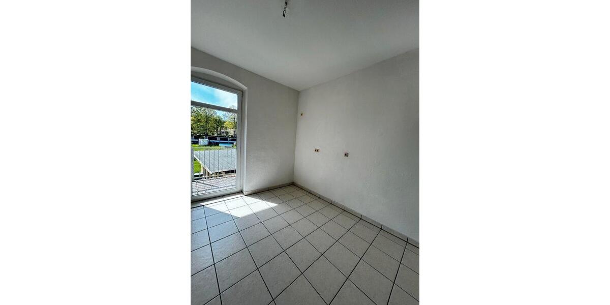 Etagenwohnung Zwickau Auerbach - 2 Zimmer, 55 m&sup2;, 330&euro; | Angebot:26382747