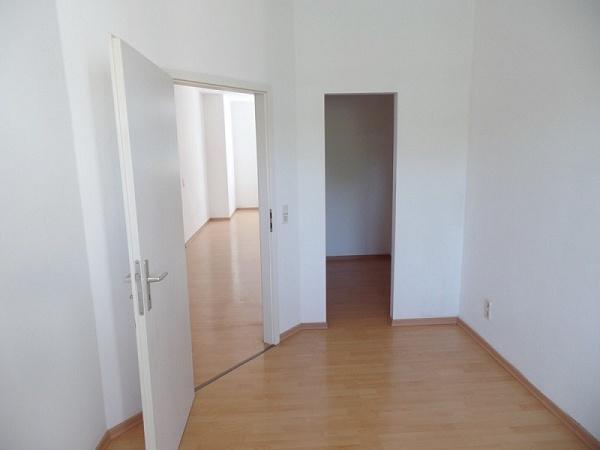Etagenwohnung Reichenbach im Vogtland - 3 Zimmer, 63 m&sup2;, 340&euro; | Angebot:25962405