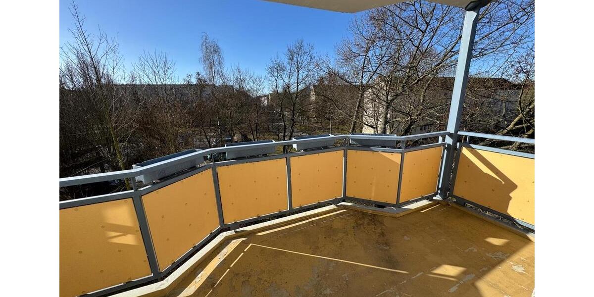 Etagenwohnung Zwickau Auerbach - 3 Zimmer, 62 m&sup2;, 330&euro; | Angebot:25883515