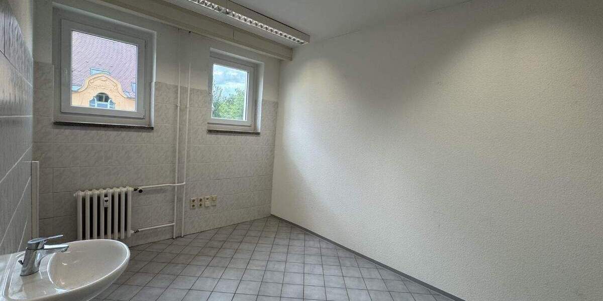 Gewerbeobjekt Zwickau Pölbitz - 130&euro; | Angebot:25892620