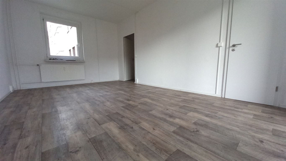 Etagenwohnung Crimmitschau - 4 Zimmer, 82 m&sup2;, 490&euro; | Angebot:20461486