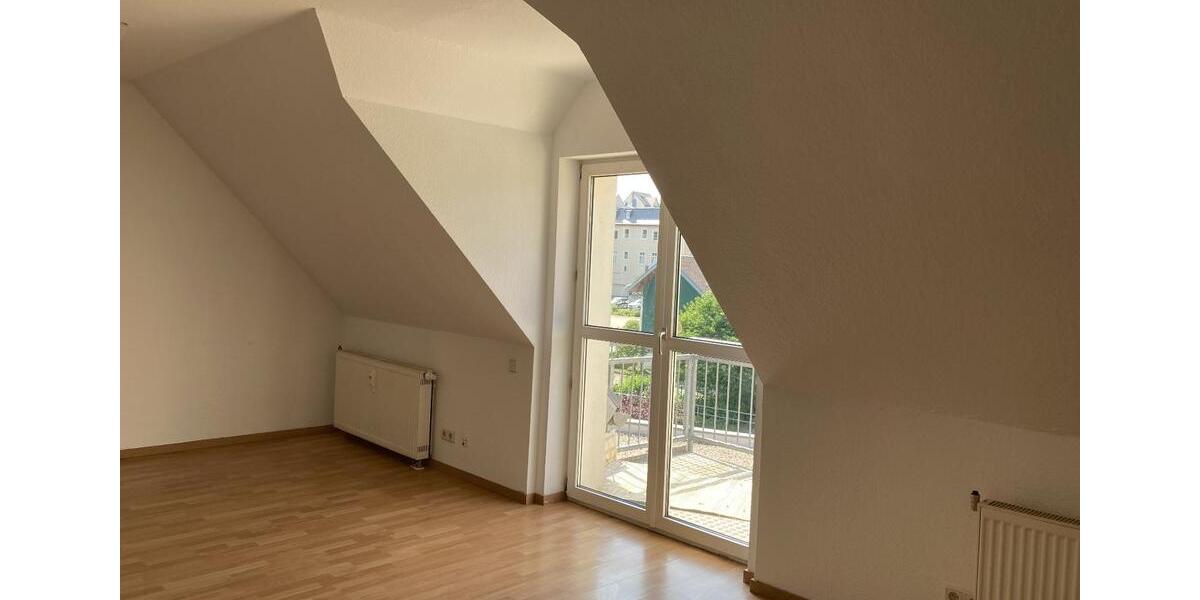 Etagenwohnung Reichenbach im Vogtland - 2.5 Zimmer, 69 m&sup2;, 380&euro; | Angebot:24610460