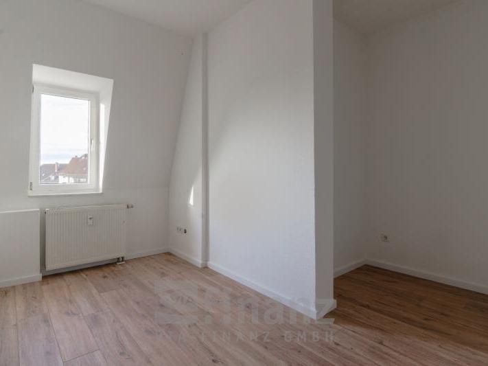 Dachgeschoßwohnung Hohenstein-Ernstthal Ernstthal - 4 Zimmer, 71 m&sup2;, 393&euro; | Angebot:23115353
