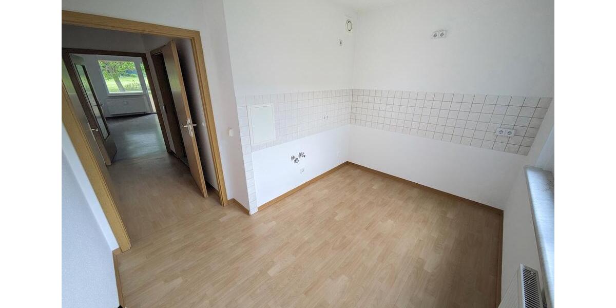 Etagenwohnung Limbach-Oberfrohna Oberfrohna - 3 Zimmer, 82 m&sup2;, 450&euro; | Angebot:25945699