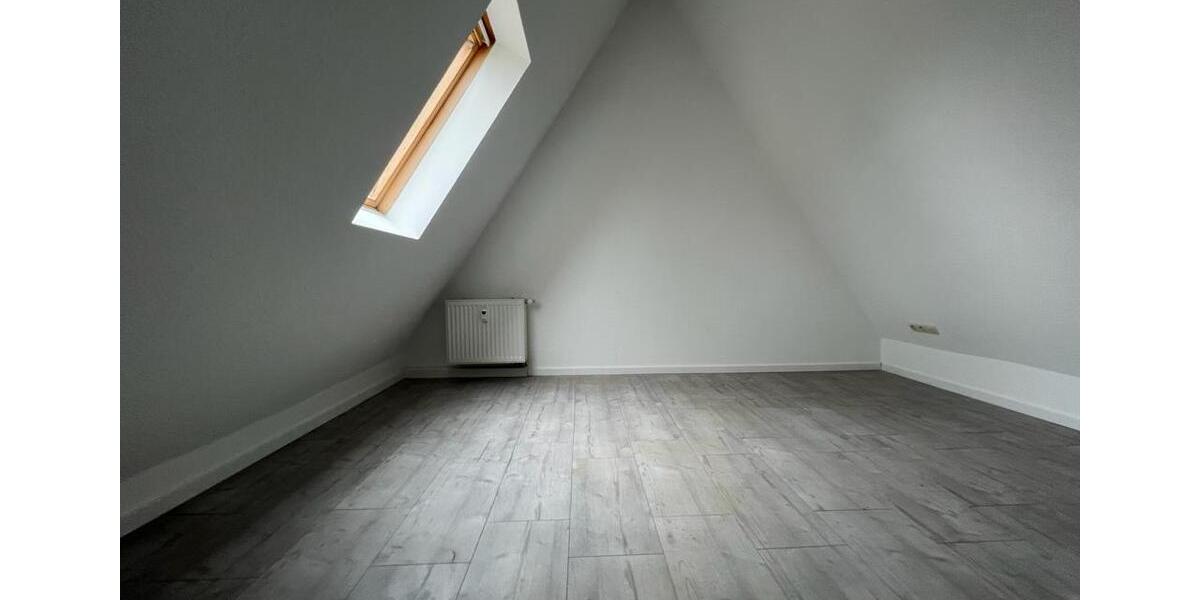 Dachgeschoßwohnung Greiz - 3 Zimmer, 78 m&sup2;, 468&euro; | Angebot:26676620