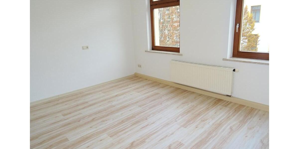 Etagenwohnung Zwickau - 3 Zimmer, 74 m&sup2;, 370&euro; | Angebot:23086738