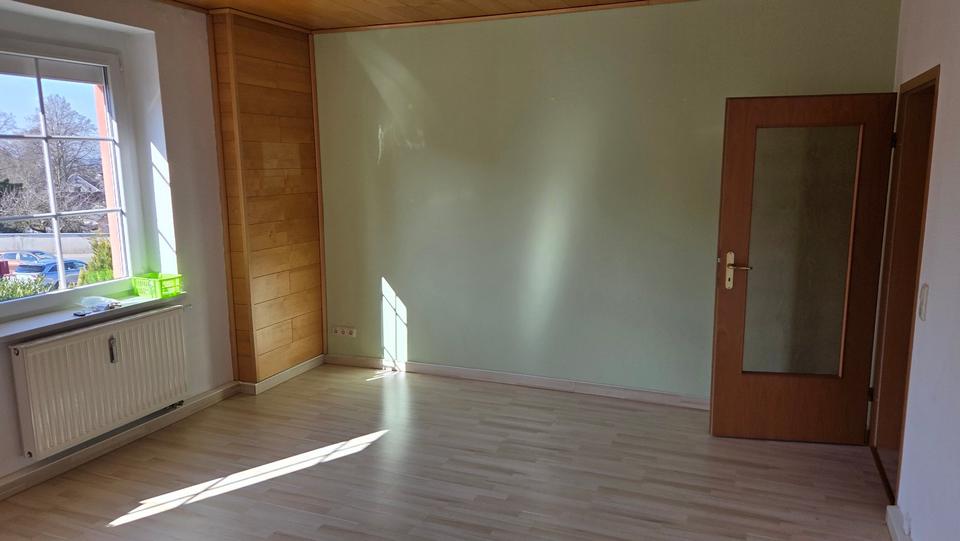 Hochparterre Lugau/Erzgebirge Erzgebirge - 3 Zimmer, 68 m&sup2;, 410&euro; | Angebot:25286437